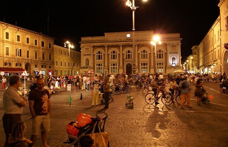 Pesaro, Piazza del Popolo