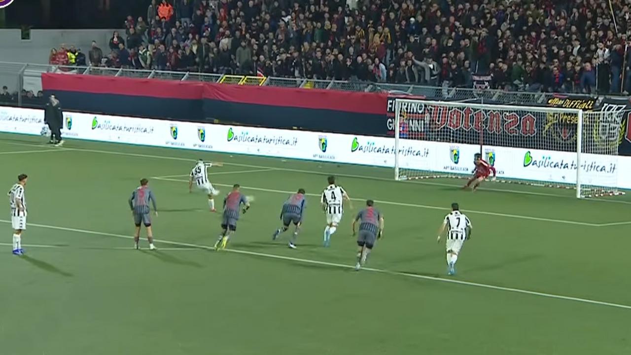 Ascoli Calcio, tredicesimo rigore stagionale concesso ai bianconeri. Diventano 3 gli errori, tutti di Gori