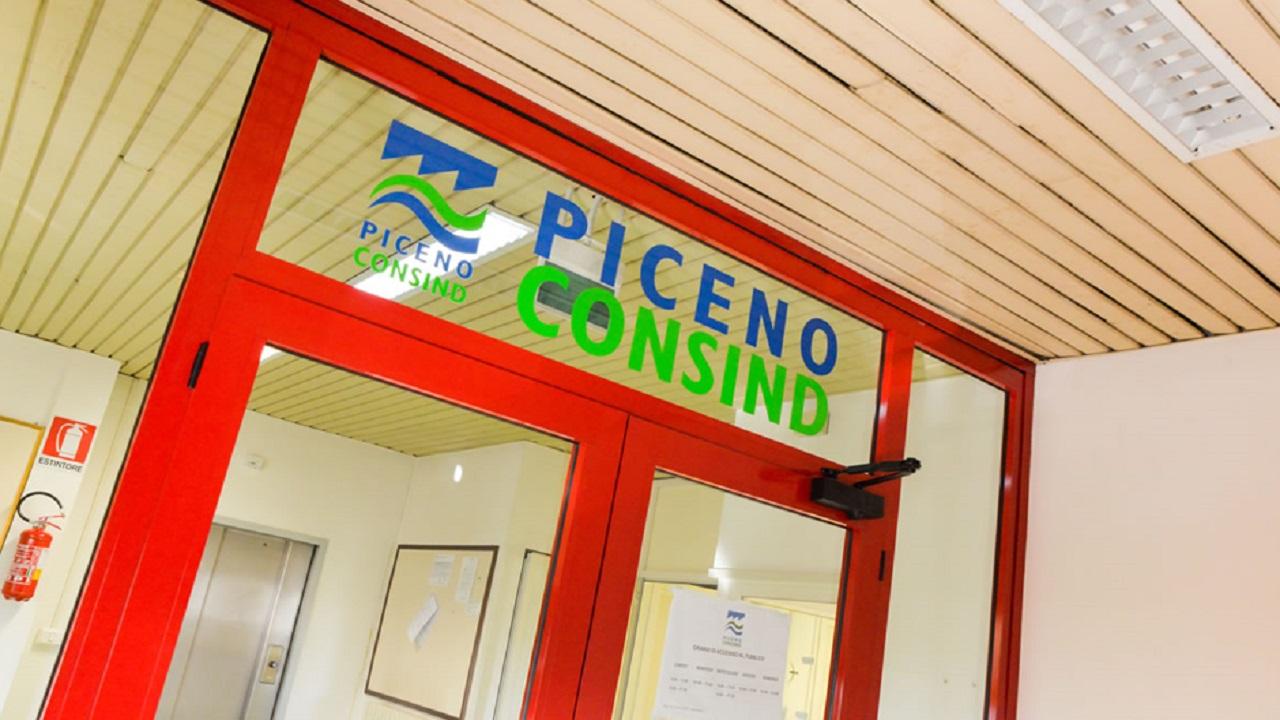 Spaccatura nel PD piceno: i sindaci fanno quadrato e rispondono all'affondo di Ameli sul caso Piceno Consind