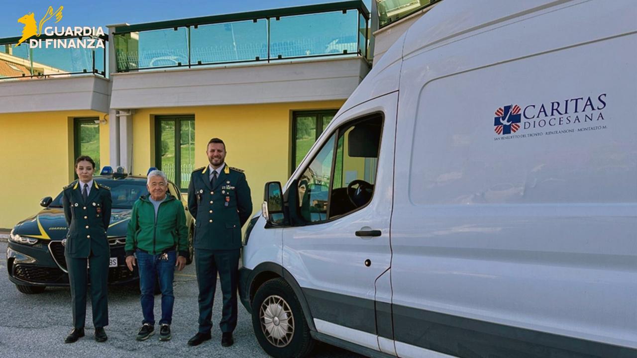 Dall’illegalità alla solidarietà: a San Benedetto del Tronto Guardia di Finanza dona pescato di frodo sequestrato alla locale Caritas Diocesana