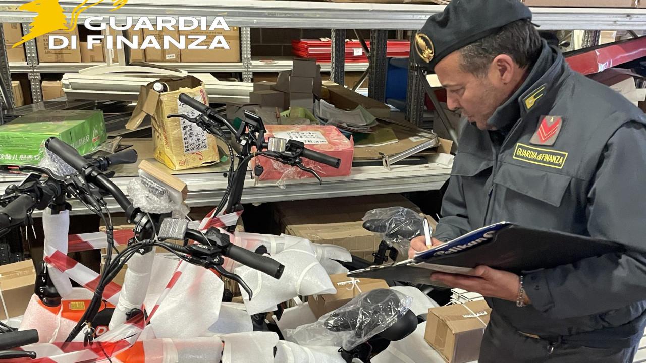 Guardia di Finanza Ascoli Piceno: sequestrate e-bike contraffatte e non sicure pronte ad essere immesse sul mercato