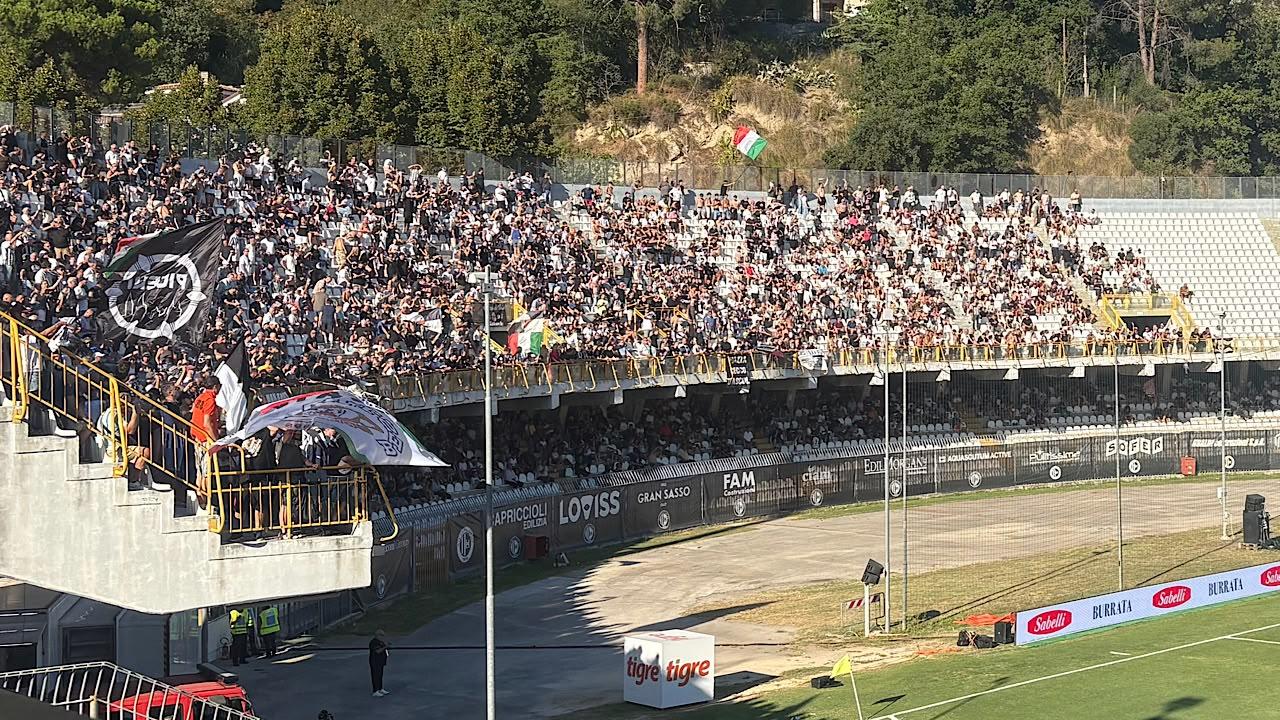 Ascoli Calcio, la campagna abbonamenti 
