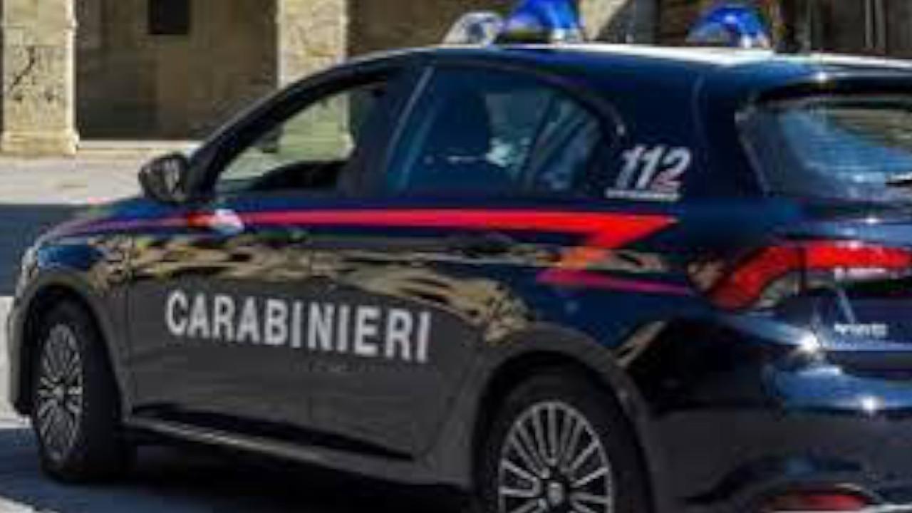 Ascoli Piceno: spaccio in fabbrica durante il turno. Arrestato un operaio con sequestro di quasi 60 grammi di cocaina