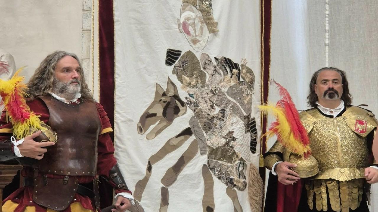 Quintana Ascoli Piceno, svelato il Palio di Agosto 2026 realizzato dall'artista Antonio Marras: l'attesa cerimonia nella Sala della Vittoria