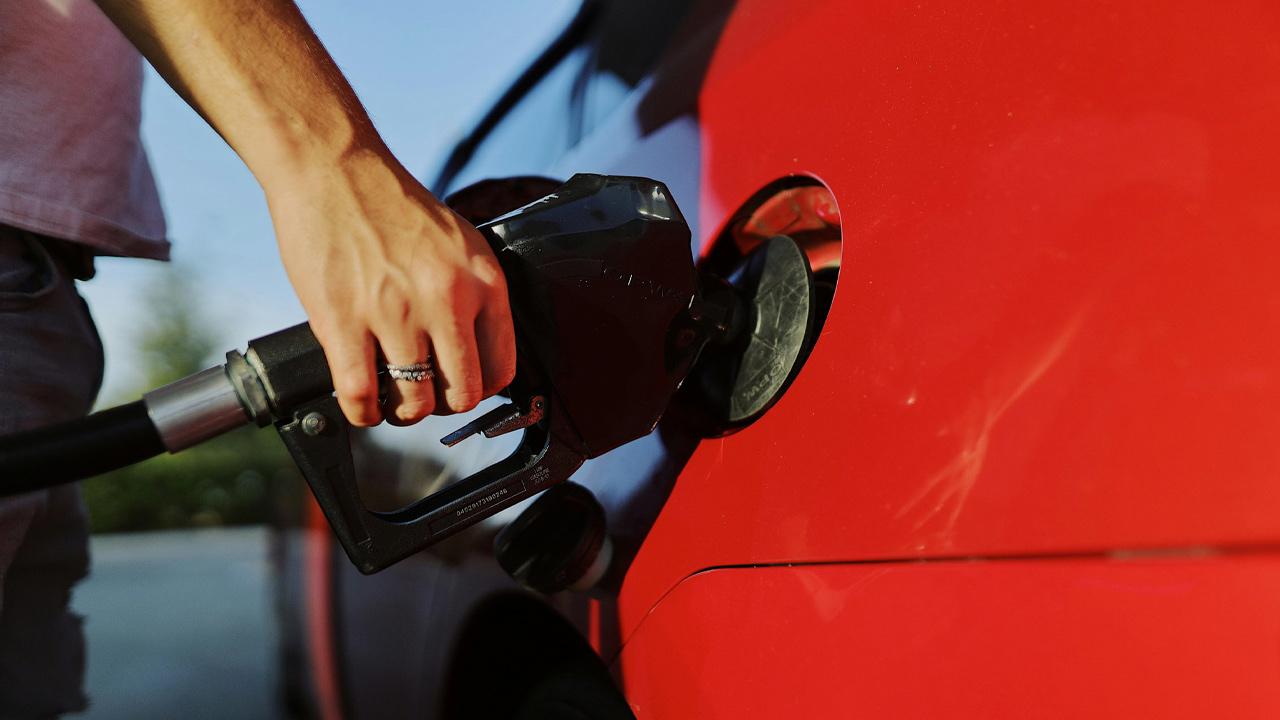 Caro carburante: 7 consigli pratici per ridurre i consumi