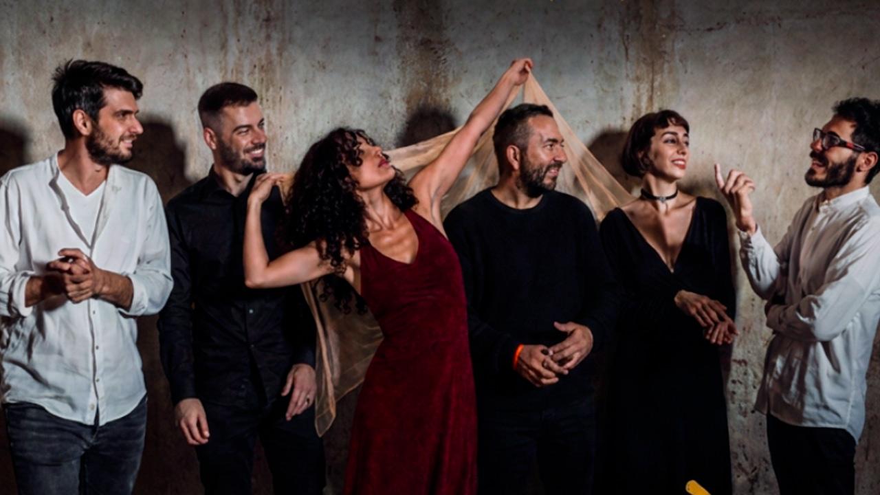 Offida si prepara a una notte salentina. Arrivano i Makarìa con l'energia travolgente della pizzica