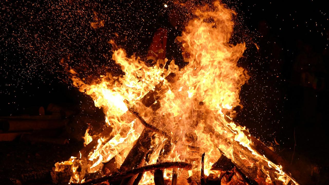 “Reppeccème le fòchere”: si rinnova a San Benedetto del Tronto tradizione dei fuochi che illuminano transito della Santa Casa