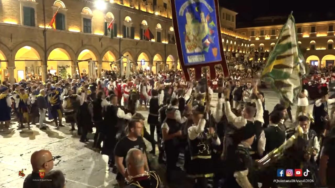 Quintana Ascoli Piceno, Porta Maggiore vince il XXXVI Palio degli Sbandieratori conquistando le specialità di coppia e musici: la festa è neroverde