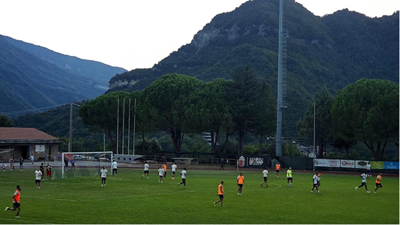 Acquasanta Terme: campo sportivo Carnicelli, test amichevole per l’Acquasanta Calcio con il Borgo Solestà
