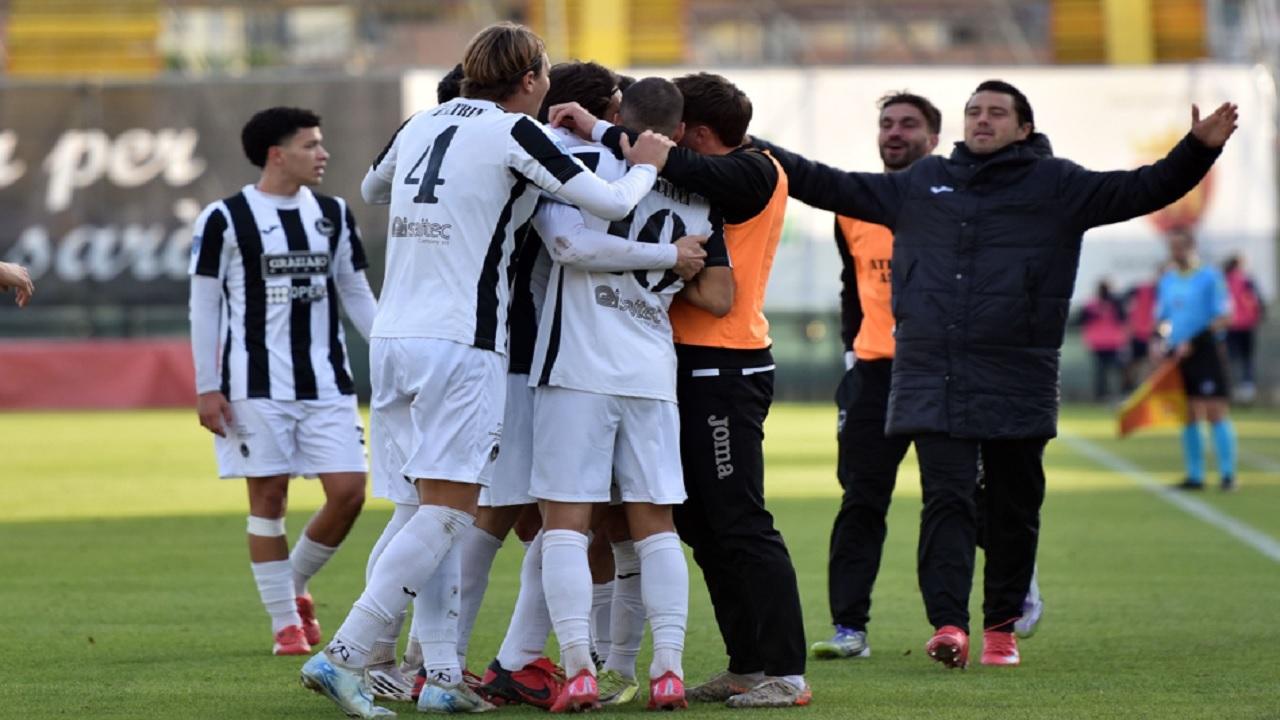 Serie D girone F: Atletico Ascoli-Vigor Senigallia 2-1, Didio e Minicucci confezionano il sesto successo