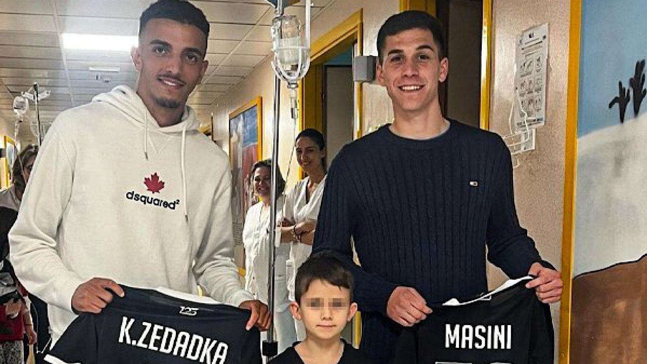 Ascoli Calcio, visita pasquale di Zedadka e Masini ai piccoli pazienti dell'ospedale ''Mazzoni''
