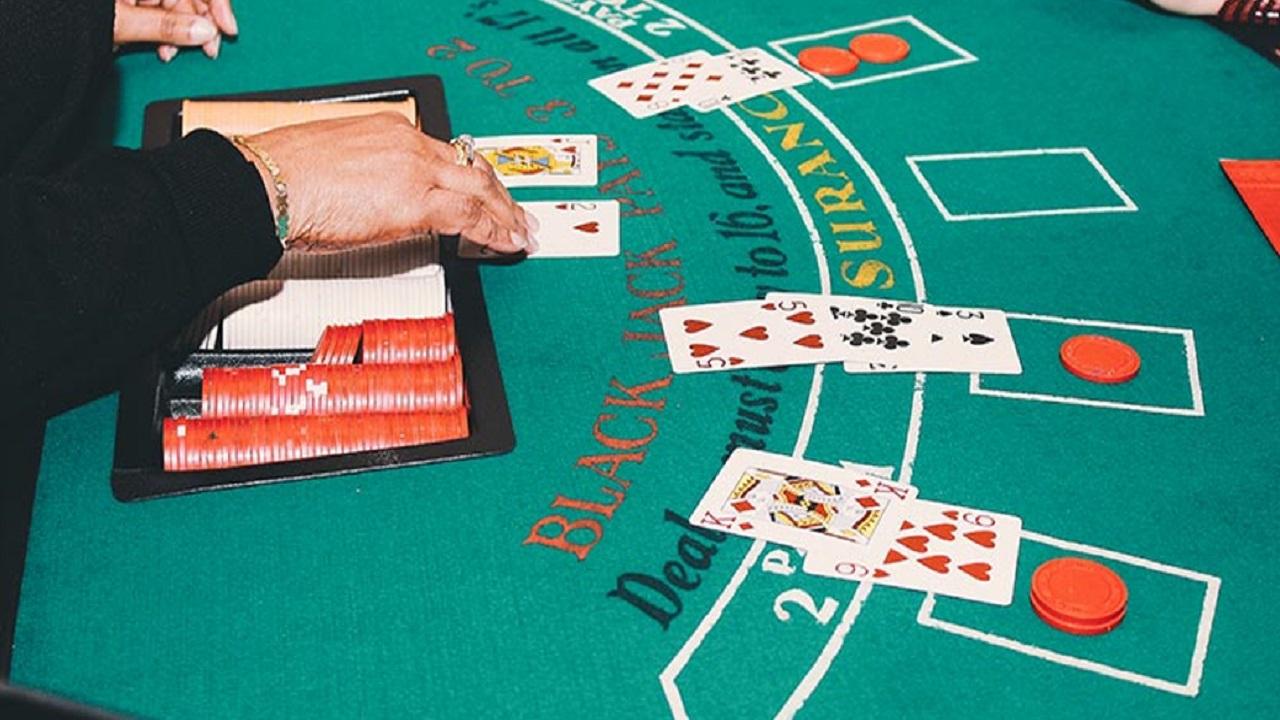 Analisi della redditività a lungo termine: slot machine contro giochi da tavolo