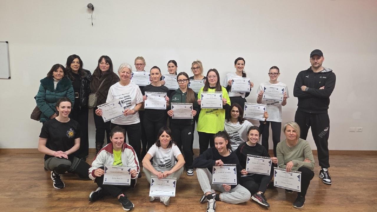 Associazione Giovanile Picena Asd Aps, concluso il corso gratuito di autodifesa per donne a Pagliare del Tronto