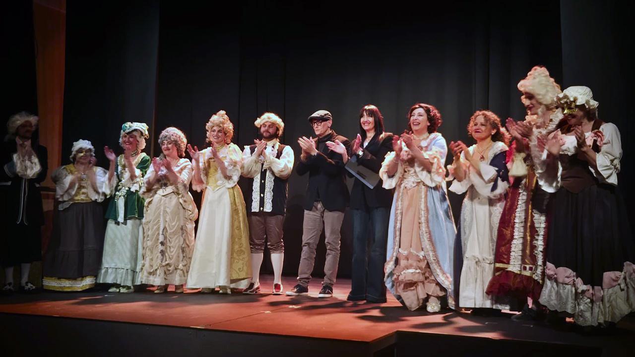 Sold out e applausi per il Goldoni di Trionfante. A Montalto delle Marche si apre col botto la tournèe nazionale