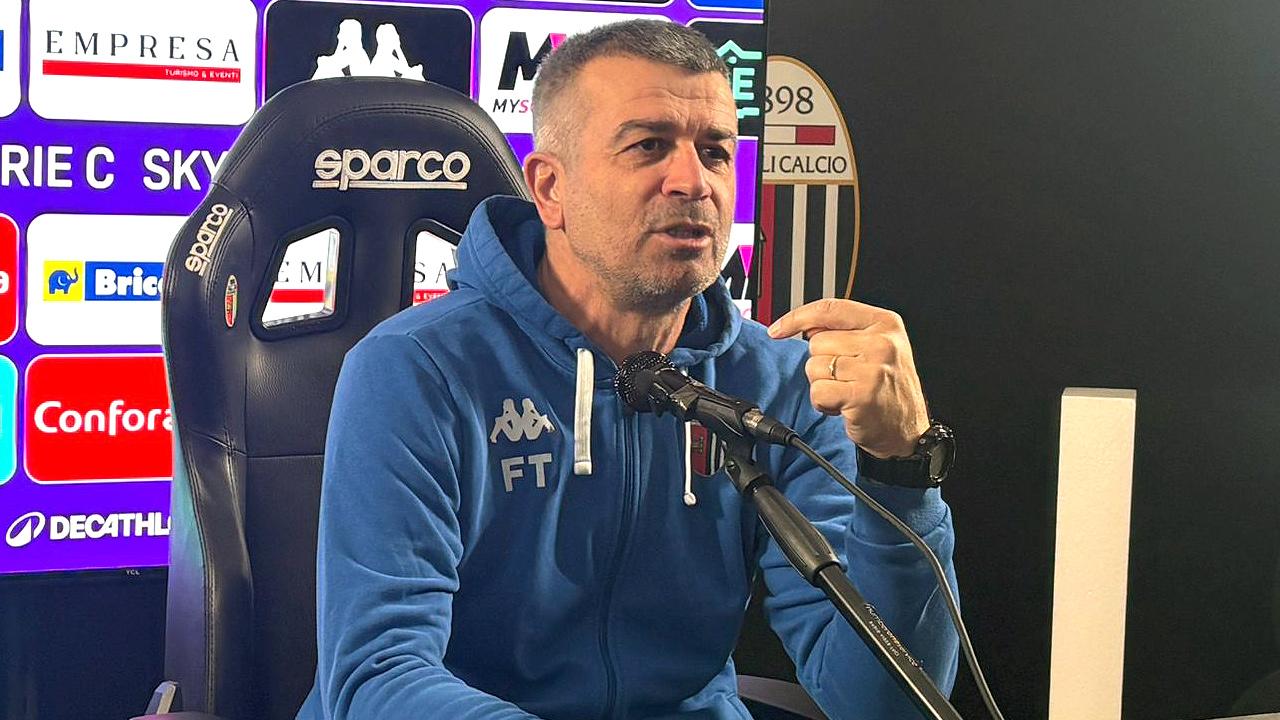 Ascoli Calcio, Tomei: “Ad Arezzo partita importantissima ed equilibrata da affrontare con serenità. Tutti i ragazzi stanno bene e sono pronti” 