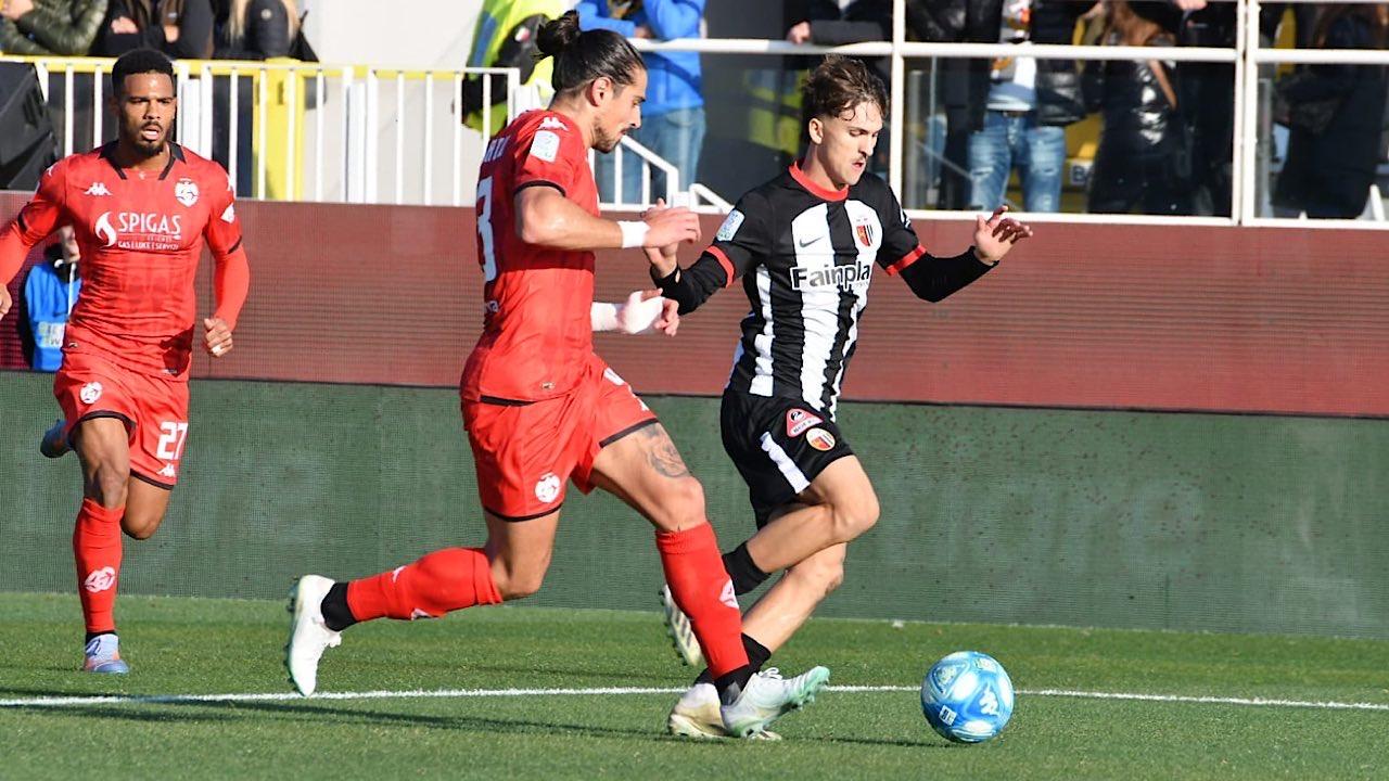 Ascoli-Spezia 1-2, el regreso de Pelosi al gol no es suficiente.  Helado de pájaro carpintero en la final de Hristov – Pekinotime