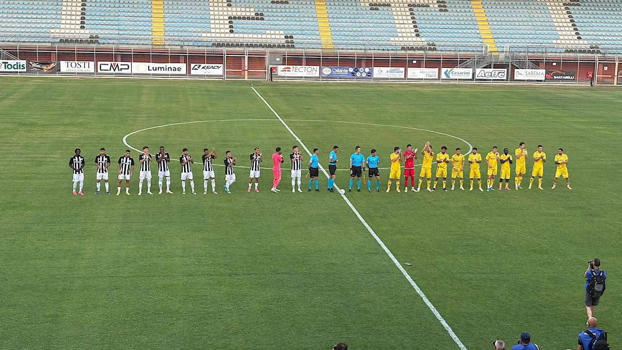 Amichevole Frosinone-Ascoli 1-0, sconfitta di misura per i bianconeri dopo un'ora di buon calcio nel primo test stagionale