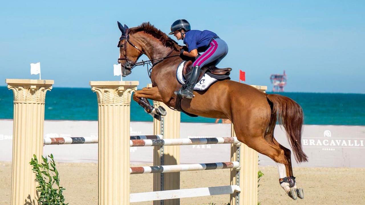 Porto Sant'Elpidio: 2^ giornata Fieracavalli Riding by The Sea, Francesca Ciriesi vince la Radio Monte Carlo Jumping Challenge 