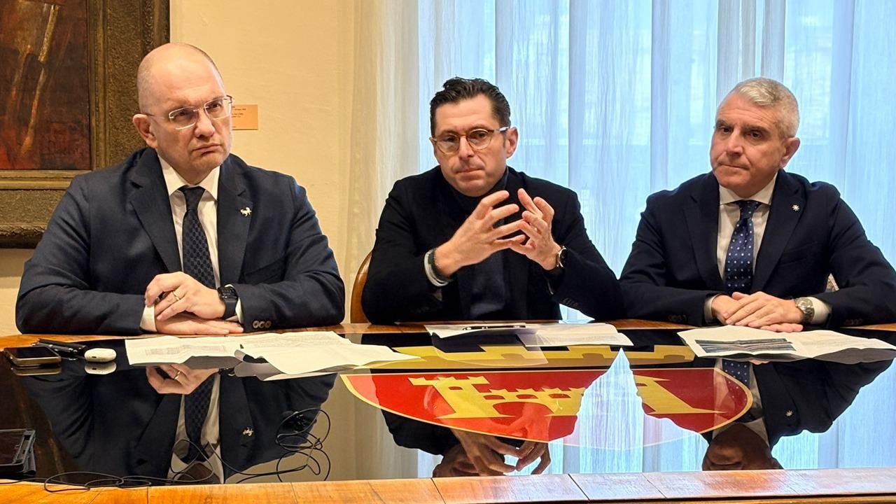 Ascoli Piceno, ecco la Comunità energetica rinnovabile grazie ad un investimento di 10 milioni. Fioravanti: ''Futuro sempre più green e sostenibile'' 