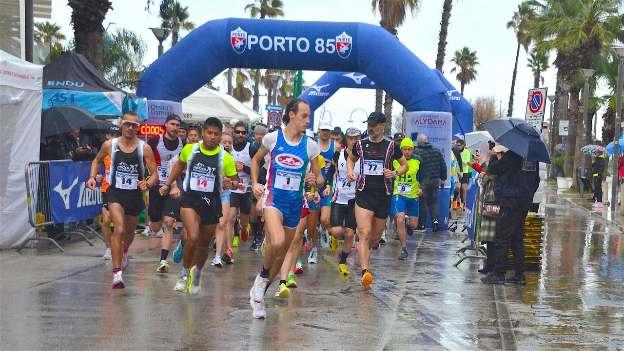 Un battesimo in mezzo alla pioggia: a Porto d’Ascoli partito il Criterium Piceni&Pretuzi con la Maratonina dei Magi