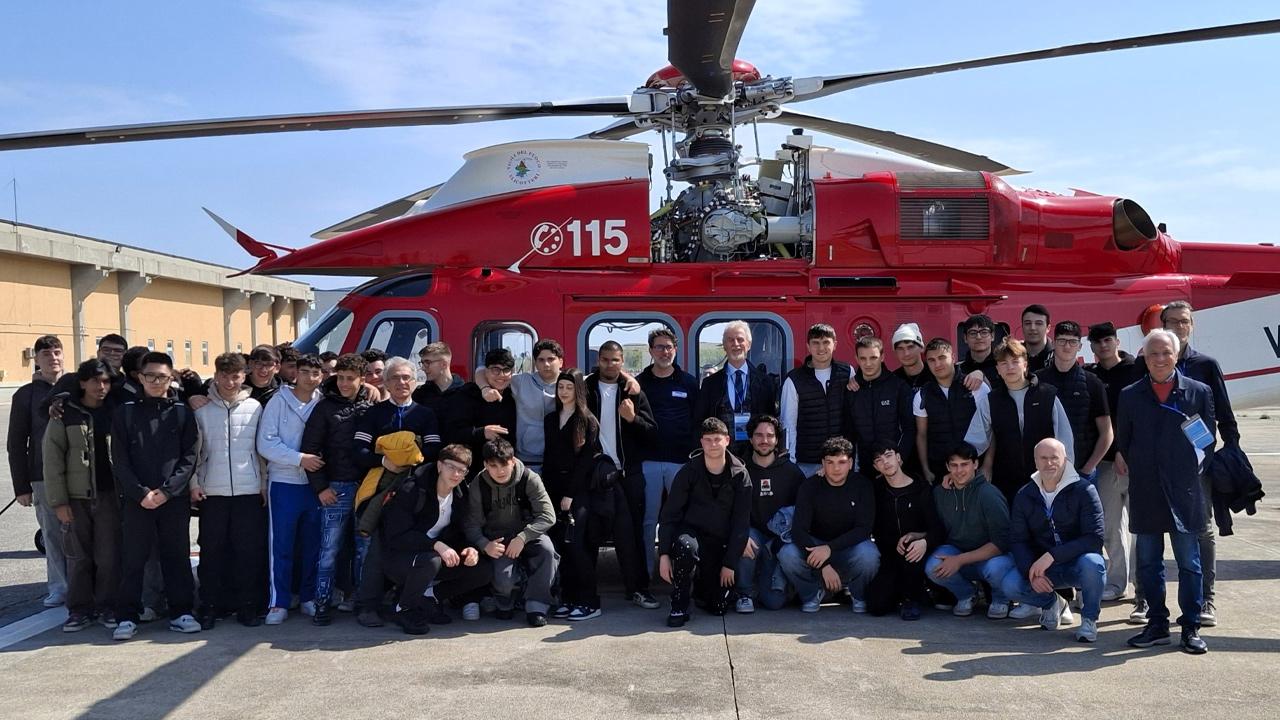 Iniziativa dei Maestri del Lavoro: 40 studenti dell’Isituto “Montani” di Fermo in visita alla Mecaer Aviation di Monteprandone