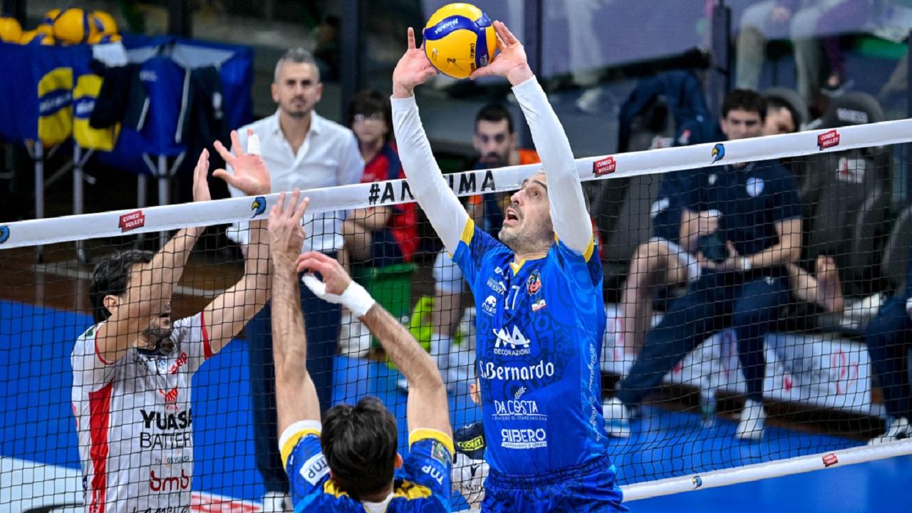 Volley Superlega: serata nera per la Yuasa Battery Grottazzolina, Cuneo si prende tutto