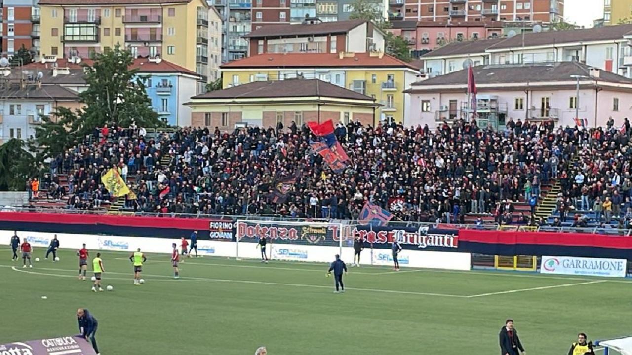 Ascoli-Potenza, tutti venduti i biglietti a disposizione dei tifosi lucani per il Settore Ospiti del 