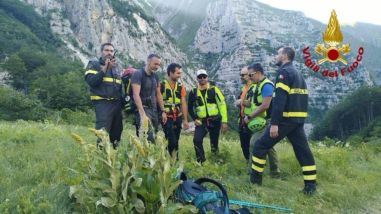 Arquata del Tronto, soccorso un settaquattrenne scivolato lungo il sentiero che discende dal lago di Pilato