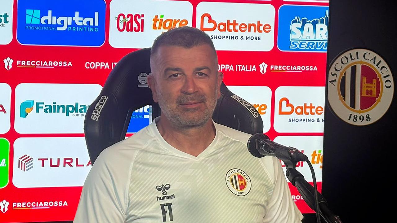 Ascoli Calcio, Tomei: “Il Genoa sta facendo molto bene con De Rossi, sarà un test stimolante. Tutti a disposizione tranne Nicoletti” 