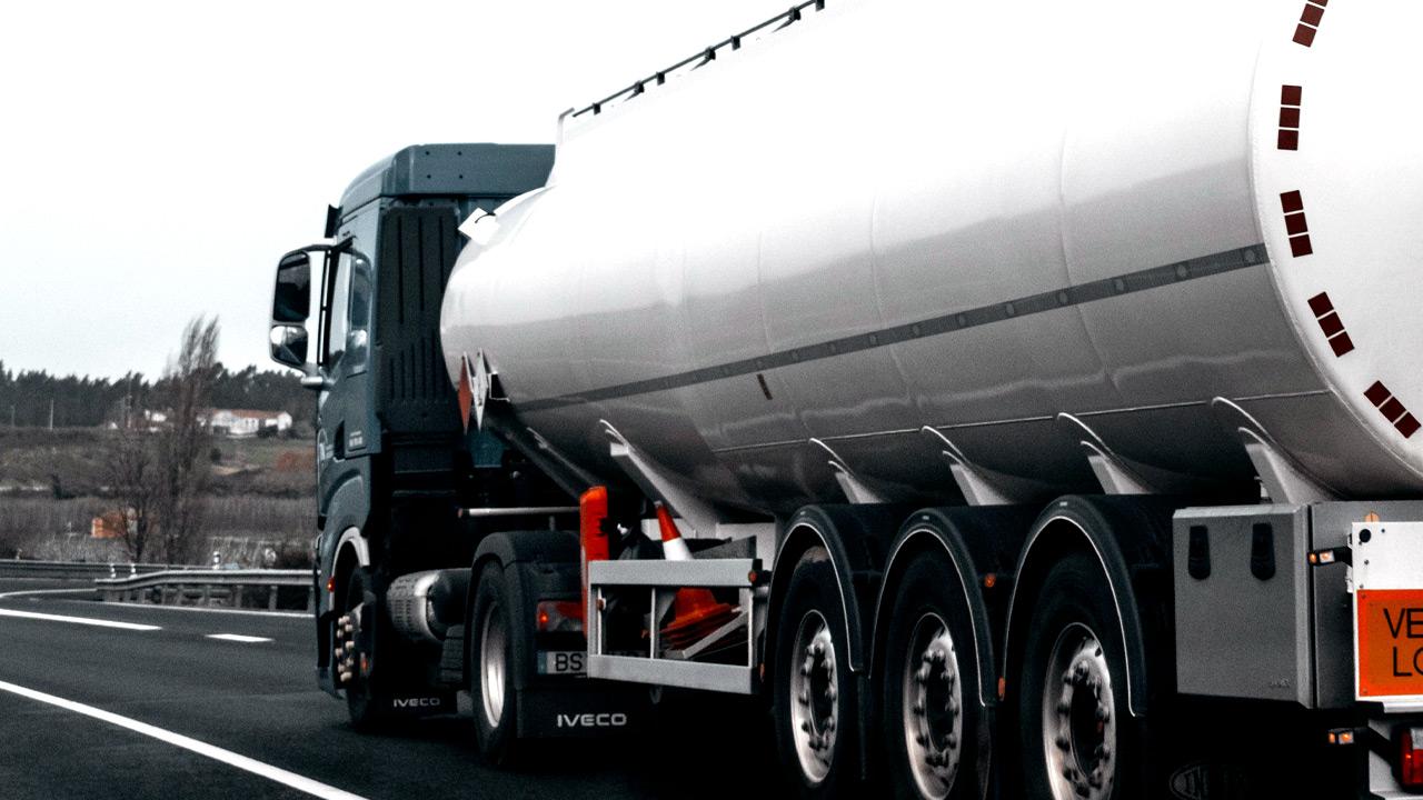 Caro carburanti, trasporti a rischio per mancanza di liquidità. Le richieste di CNA al Governo per un nuovo patto sociale
