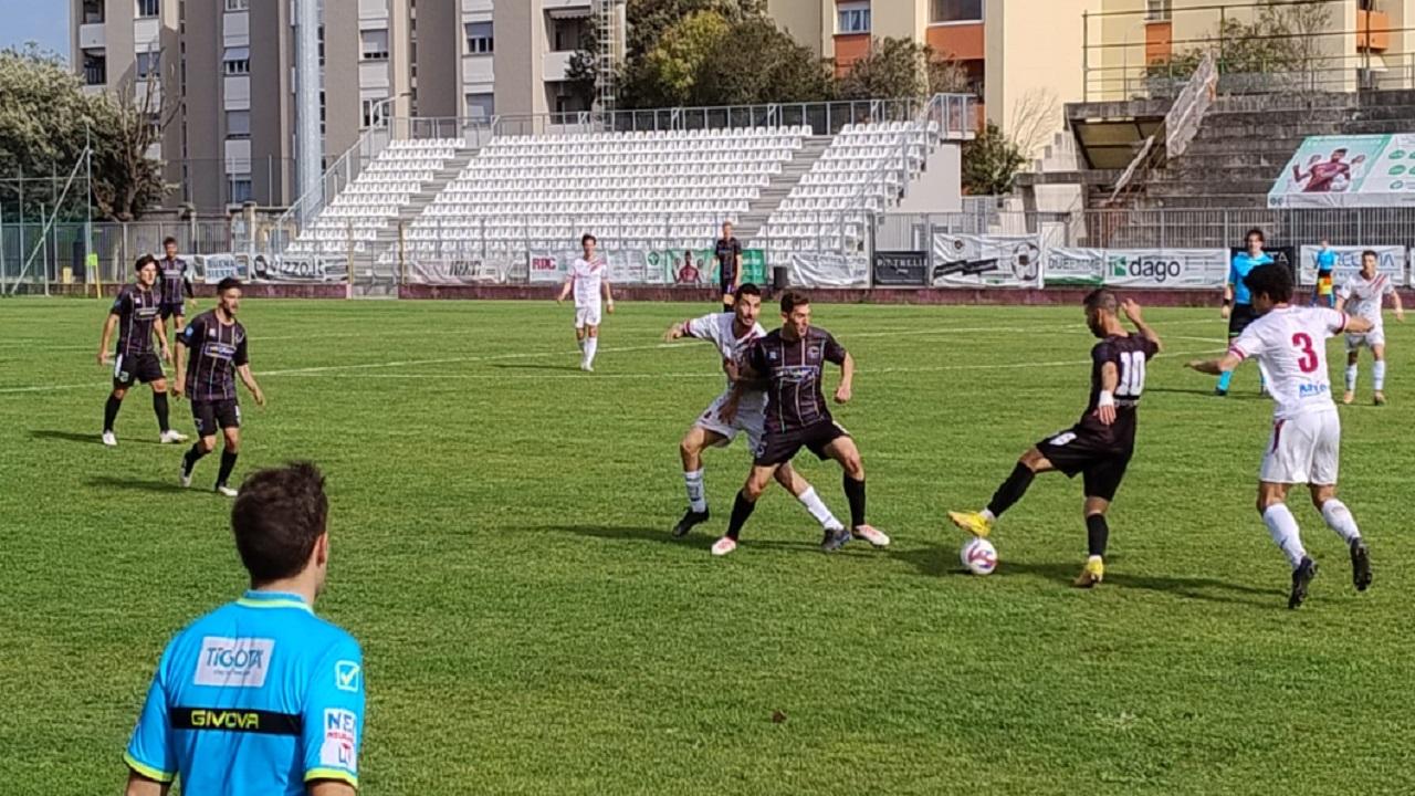 Serie D girone F, l'Atletico Ascoli pareggia 1-1 a Fano. Minicucci replica nella ripresa a Mancini