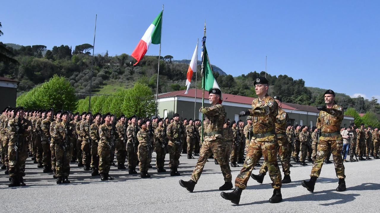 I Volontari in Ferma Iniziale del 235° RAV di Ascoli Piceno giurano fedeltà alla Repubblica Italiana