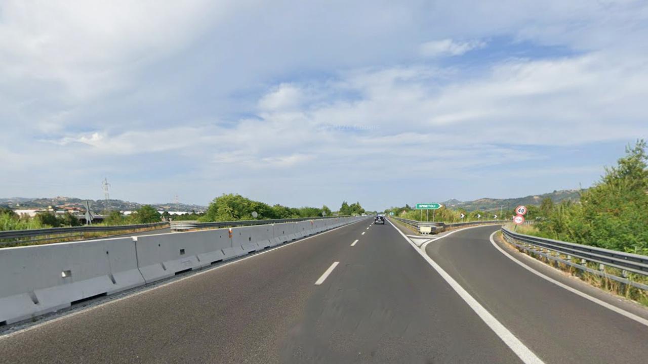Spinetoli, incidente in superstrada Ascoli-Mare con 4 mezzi coinvolti. Si registrano feriti