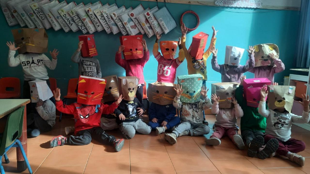 San Benedetto del Tronto: Carnevale creativo e sostenibile per le scuole dell'infanzia. Musica, colori e allegria per gli anziani delle RSA