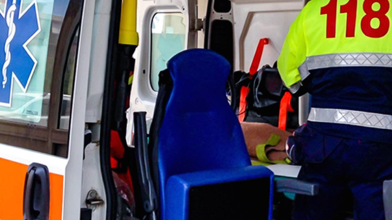 Ascoli Piceno, macabra scoperta nel bagno di un cantiere: trovato morto uomo 64enne. Ipotesi suicidio, la Procura indaga