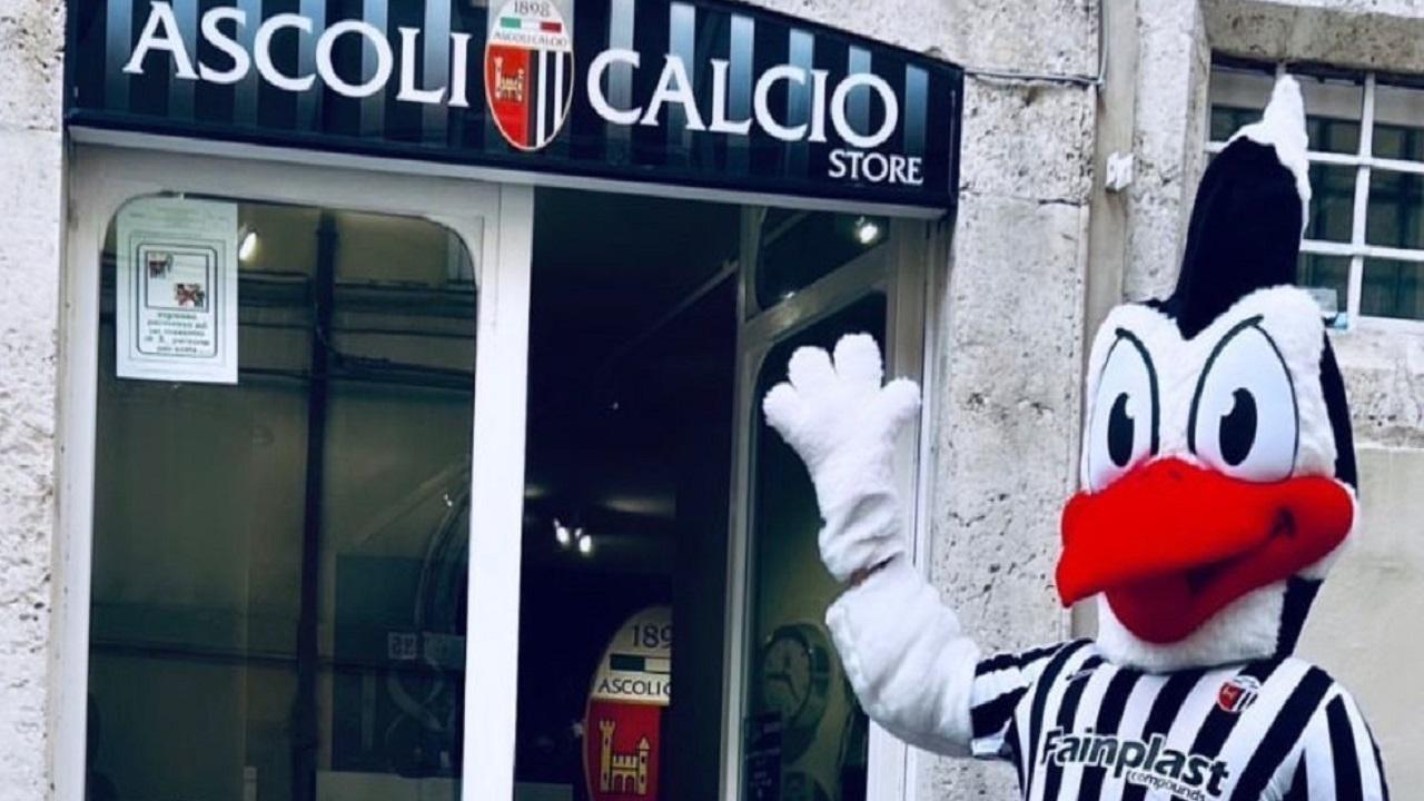 Ascoli Calcio orari dello store ufficiale fino al 5 Gennaio. Maglie in vendita anche online picenotime IT