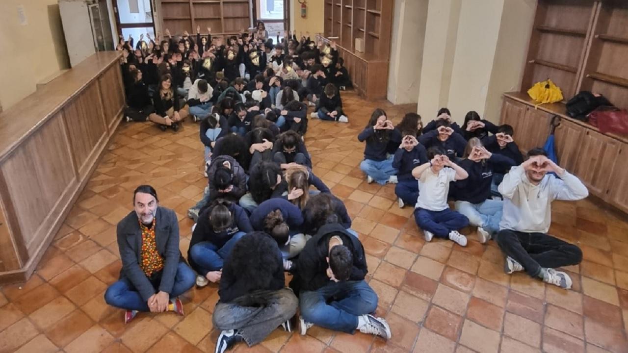 Offida, la scuola diventa laboratorio di sostenibilità: creatività, musica e ambiente protagonisti
