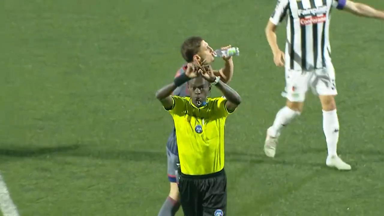 Ascoli Calcio, pesante squalifica per Menna. Ammenda a causa di un rientro in campo in ritardo nel secondo tempo