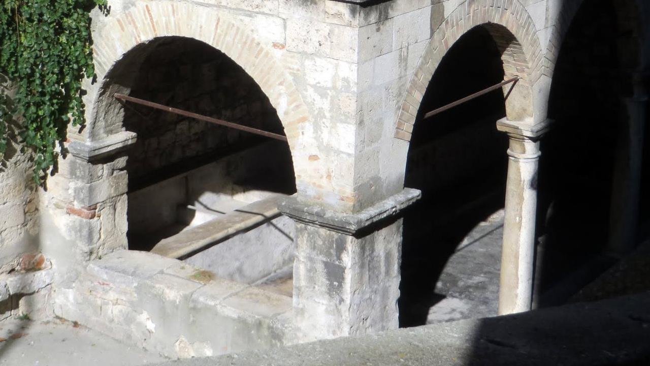 Ascoli Piceno, sestiere di Porta Romana inaugura il lavatoio restaurato. Un bene storico restituito alla città