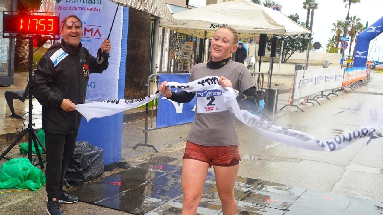 San Benedetto del Tronto, l'ascolano Massimi e l'azzurra di triathlon Steinhauser vincono la ventesima Maratonina dei Magi