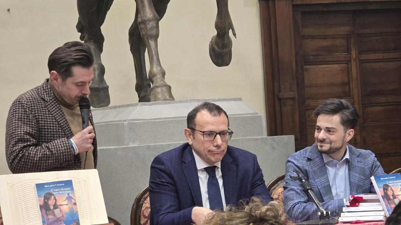 Ascoli Piceno, presentato il romanzo 'Caro diario, l'anima oltre la corrente'. L'autore Riccardo Castagni: ''Il mio scopo è portare speranza alle persone''