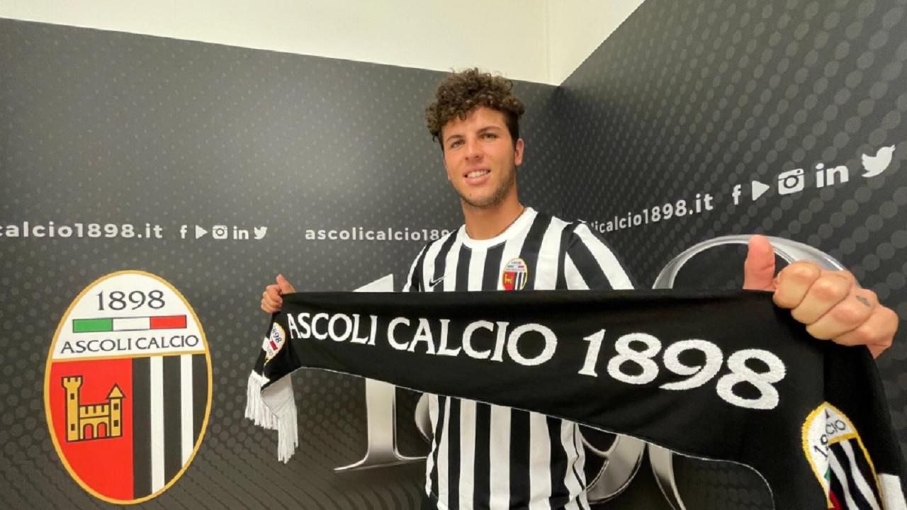 Forlì-Ascoli, l'ex Petrelli di nuovo disponibile dopo l'infortunio al polpaccio. Per il centravanti romagnolo 7 gol in 23 presenze ufficiali
