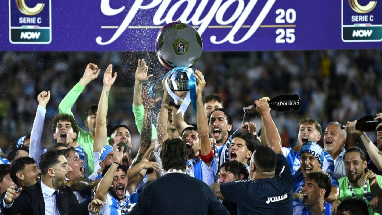 Serie C, finale di ritorno playoff. Il Pescara vince ai rigori con la Ternana e torna in B. Monumentale Plizzari