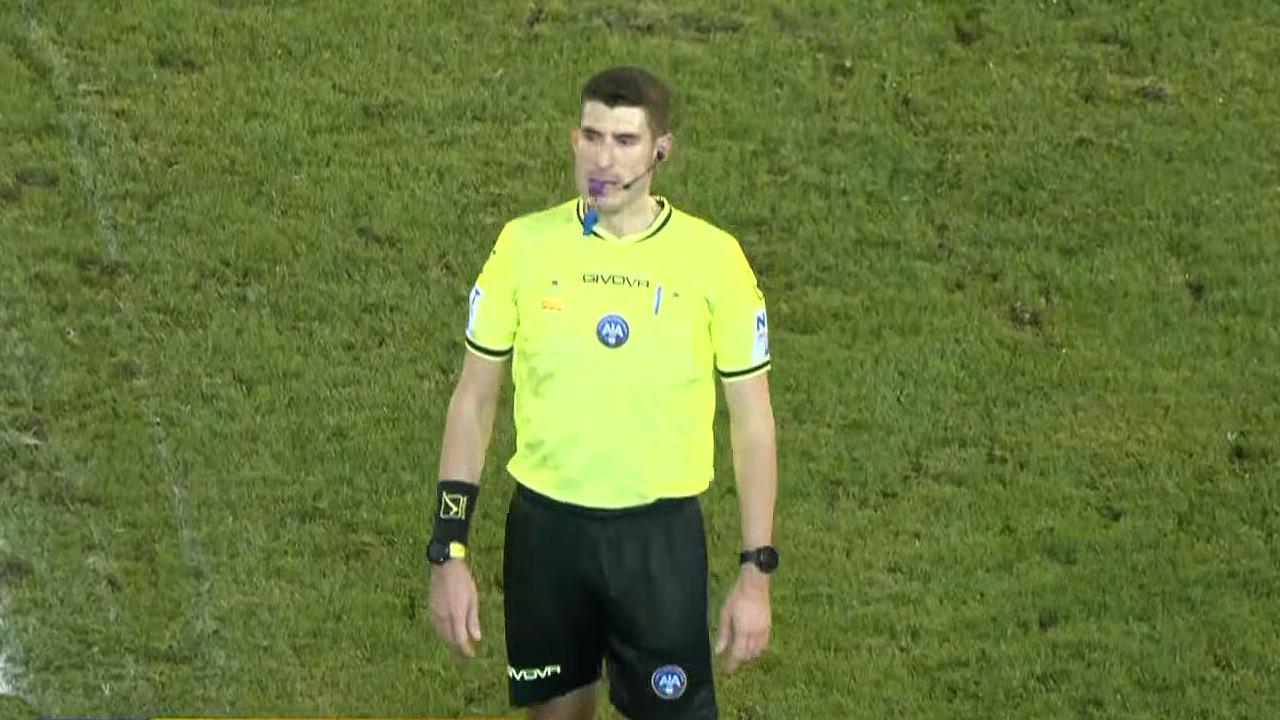 Sambenedettese-Ascoli a Poli di Verona. Ha già arbitrato due match al 