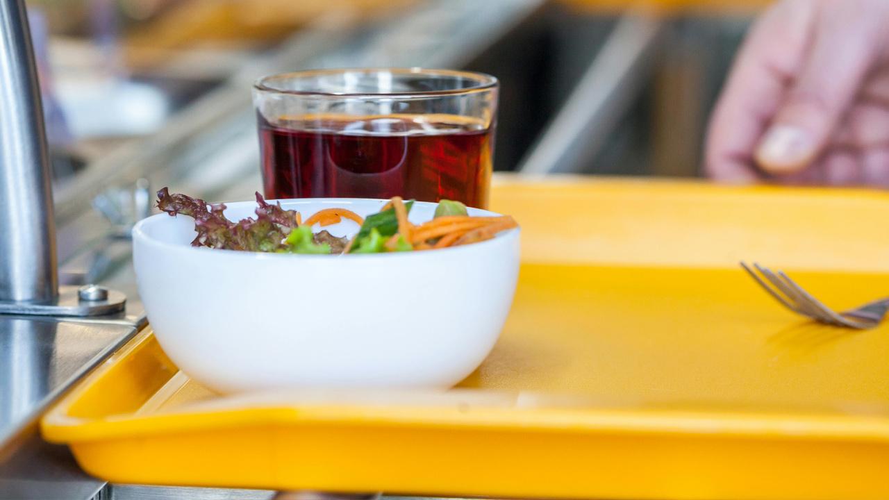 La rivoluzione digitale della ristorazione aziendale: come la tecnologia trasforma la pausa pranzo