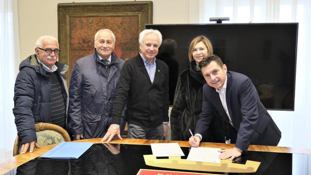 I Maestri del Lavoro 'adottano' ad Ascoli Piceno il giardino 'Don Antonio Rodilossi' di Porta Romana