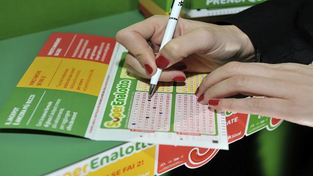 SuperEnalotto: a Porto San Giorgio centrato un ''5'' da oltre 17mila euro