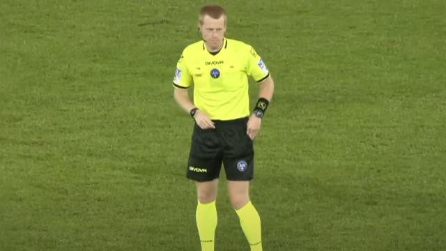 Ascoli-Arezzo, arbitra il bergamasco Bozzetto. 62 ammonizioni e 6 espulsioni in undici match stagionalI di Serie C