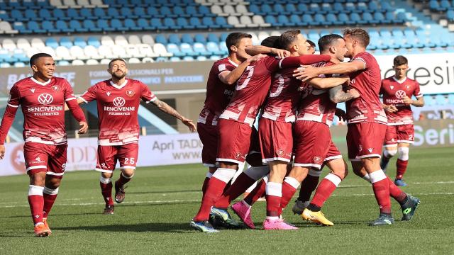 Serie B 25° turno: poker di Reggina e Cremonese. Vittoria pesante del Cosenza con il Chievo