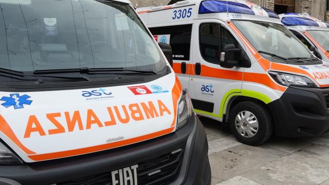 Ast Ascoli Piceno, 6 nuove ambulanze per la Centrale operativa del 118. Rinnovato completamente il parco mezzi